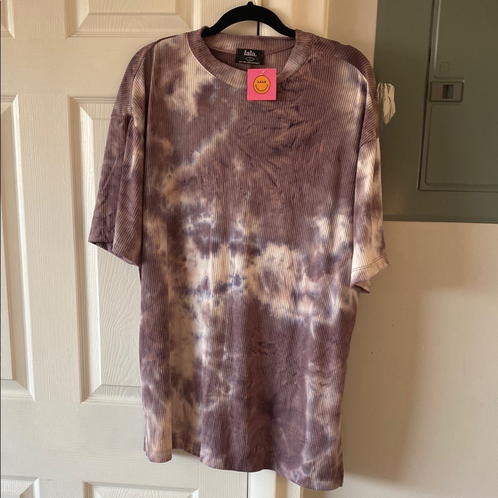 LALA Short Sleeve Tie-Dye Shirt in Purple and Cream
